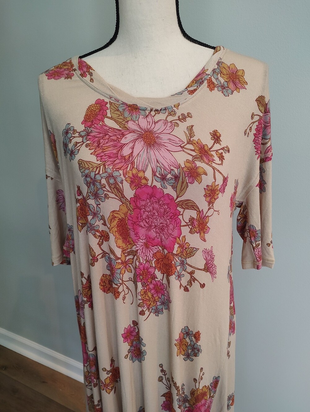 Natural Life ButterSoft Tee Dress English Garden Cream Floral Maxi Medium NWT - Picture 3 of 16